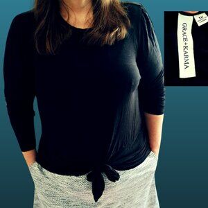 ❄️☃️❄️Grace + Karma tie front black 3/4 sleeved rayon knit top, sz 1x